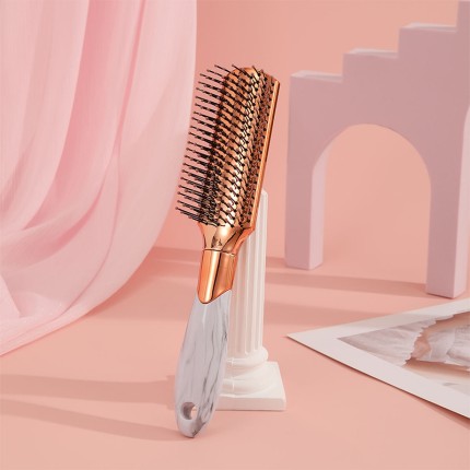 Hanging anti-static hair comb