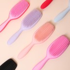 Cute wide-tooth wet and dry smoothing comb